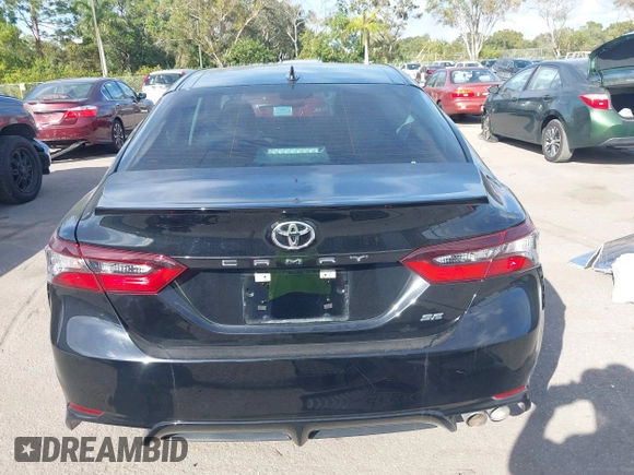 2022 Toyota Camry SE with VIN 4T1T11AK4NU639042, listed as a IAAI auction lot 41064319 with 33,078 mi miles. Bid and sale history available at carsss.com. Image 16.