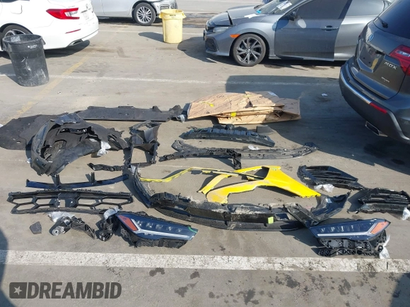 2022 Lamborghini Urus z VIN ZPBUA1ZL7NLA19290, wystawiony jako IAAI lot #41633013 z przebiegiem 17 566 mil mil oraz . Historia ofert i sprzedaży dostępna na DreamBid. Obrazek 12.
