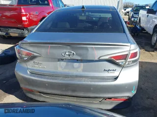 2016 Hyundai Sonata Hybrid Limited with VIN KMHE34L1XGA022774, listed as a IAAI auction lot 41333870 with 145,755 mi miles. Bid and sale history available at carsss.com. Image 17.