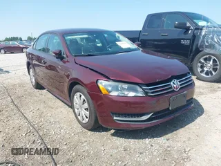 2013 Volkswagen Passat Wolfsburg Edition z VIN 1VWAP7A32DC106209, wystawiony jako IAAI lot #42390725 z przebiegiem 76 565 mil mil oraz . Historia ofert i sprzedaży dostępna na DreamBid. Obrazek 1.