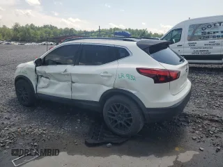 2017 Nissan Rogue SV with VIN JN1BJ1CR6HW106776, listed as a Copart auction lot 59682825 with 106,195 mi miles and Salvage title. Bid and sale history available at DreamBid. Image 2.