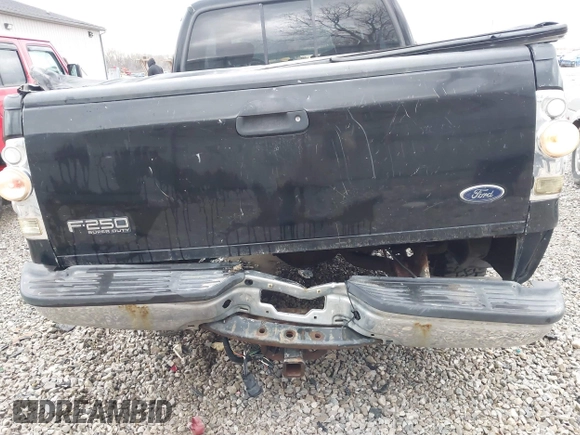 2003 Ford Super Duty F-250 XL with VIN 1FTNX21LX3EB29084, listed as a IAAI auction lot 41837791 with 213,008 mi miles. Bid and sale history available at carsss.com. Image 12.