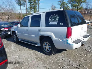 2000 Cadillac Escalade z VIN 1GYEK13R1YR115692, wystawiony jako IAAI lot #41300434 z przebiegiem 431 564 mil mil oraz . Historia ofert i sprzedaży dostępna na DreamBid. Obrazek 3.