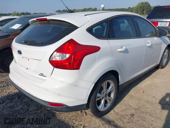 2014 Ford Focus SE with VIN 1FADP3K28EL386918, listed as a IAAI auction lot 42171974 with 118,098 mi miles. Bid and sale history available at carsss.com. Image 4.