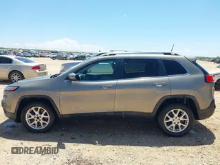 2017 Jeep Cherokee Latitude z VIN 1C4PJLCB4HW548974, wystawiony jako IAAI lot #42632527 z przebiegiem 193 255 mil mil oraz . Historia ofert i sprzedaży dostępna na DreamBid. Obrazek 14.
