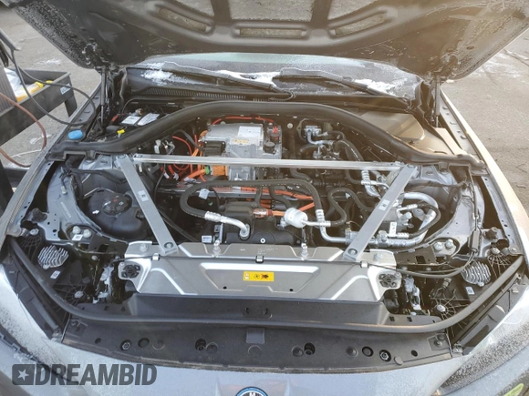 2024 BMW i4 xDrive40 z VIN WBY83FB05RFS82087, wystawiony jako Copart lot #41831225 z przebiegiem 1 396 mil mil oraz Szkoda całkowita • Salvage title. Historia ofert i sprzedaży dostępna na DreamBid. Obrazek 11.