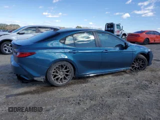 2025 Toyota Camry LE z VIN 4T1DAACK7SU567511, wystawiony jako Copart lot #48159125 z przebiegiem Nie podano mil oraz Szkoda całkowita • Salvage title. Historia ofert i sprzedaży dostępna na DreamBid. Obrazek 3.