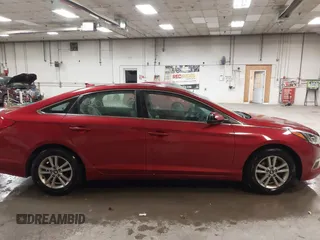 2015 Hyundai Sonata SE z VIN 5NPE24AF6FH153133, wystawiony jako IAAI lot #42054380 z przebiegiem 64 570 mil mil oraz . Historia ofert i sprzedaży dostępna na DreamBid. Obrazek 13.