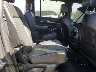 2022 Jeep Wagoneer Series II z VIN 1C4SJVBT2NS107301, wystawiony jako Copart lot #50255875 z przebiegiem 67 709 mil mil oraz Szkody całkowita. Historia ofert i sprzedaży dostępna na DreamBid. Obrazek 11.