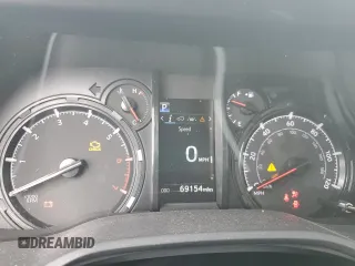 2022 Toyota 4Runner SR5 z VIN JTEMU5JR2N6051225, wystawiony jako Copart lot #47223705 z przebiegiem 69 154 mil mil oraz Szkoda całkowita • Salvage title. Historia ofert i sprzedaży dostępna na DreamBid. Obrazek 9.