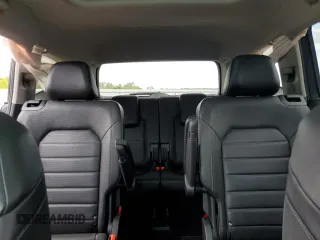 2018 Volkswagen Atlas SEL Premium z VIN 1V2NR2CA0JC537445, wystawiony jako Copart lot #52964215 z przebiegiem 167 988 mil mil oraz Szkoda całkowita • Salvage title. Historia ofert i sprzedaży dostępna na DreamBid. Obrazek 10.