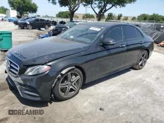 2019 Mercedes-Benz E 300 z VIN WDDZF4JB0KA562691, wystawiony jako Copart lot #56961235 z przebiegiem 84 666 mil mil oraz Nie do naprawy • Non repairable. Historia ofert i sprzedaży dostępna na DreamBid. Obrazek 1.