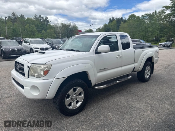 2008 Toyota Tacoma z VIN 5TEUU42N58Z487696, wystawiony jako IAAI lot #42355037 z przebiegiem 147 944 mil mil oraz . Historia ofert i sprzedaży dostępna na DreamBid. Obrazek 2.