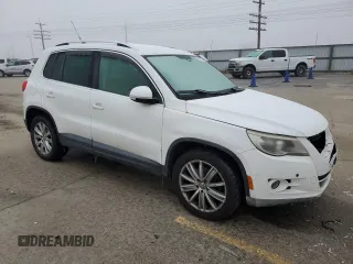 2010 Volkswagen Tiguan SEL with VIN WVGBV7AX8AW530953, listed as a Copart auction lot 81807704 with 146,558 mi miles and Salvage Title. Bid and sale history available at DreamBid. Image 4.