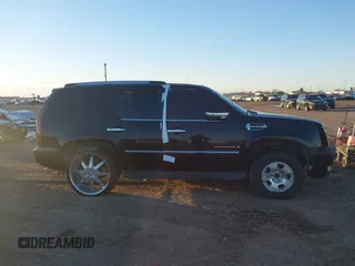 2007 Cadillac Escalade z VIN 1GYFK63847R288677, wystawiony jako IAAI lot #41296095 z przebiegiem 216 413 mil mil oraz . Historia ofert i sprzedaży dostępna na DreamBid. Obrazek 13.