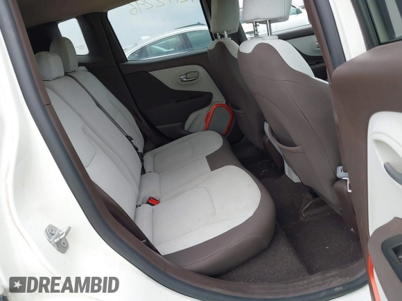 2015 Jeep Renegade Latitude with VIN ZACCJBBT0FPB76457, listed as a IAAI auction lot 42172296 with 75,568 mi miles and . Bid and sale history available at DreamBid. Image 8.