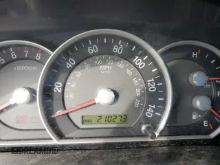 2007 Kia Sorento EX z VIN KNDJC736575722632, wystawiony jako Copart lot #47543815 z przebiegiem 210 273 mil mil oraz Szkoda całkowita • Salvage title. Historia ofert i sprzedaży dostępna na DreamBid. Obrazek 9.