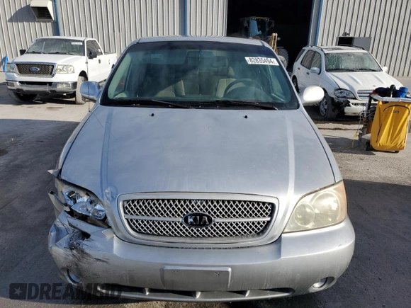 2005 Kia Sedona LX with VIN KNDUP132356769452, listed as a Copart auction lot 82835494 with 93,845 mi miles and Salvage Title. Bid and sale history available at carsss.com. Image 5.