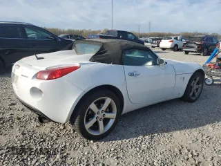 2008 Pontiac Solstice z VIN 1G2MC35B18Y124560, wystawiony jako Copart lot #49916045 z przebiegiem 176 918 mil mil oraz Szkoda całkowita • Salvage title. Historia ofert i sprzedaży dostępna na DreamBid. Obrazek 3.