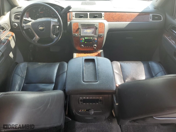 2014 Chevrolet Suburban LTZ with VIN 1GNSKKE76ER102451, listed as a Copart auction lot 70032064 with 184,987 mi miles and Salvage Title. Bid and sale history available at carsss.com. Image 8.