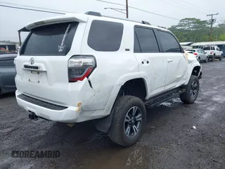 2022 Toyota 4Runner SR5 with VIN JTEMU5JR3N5987585, listed as a IAAI auction lot 41714815 with 38,874 mi miles and . Bid and sale history available at DreamBid. Image 4.