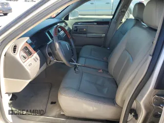 2006 Lincoln Town Car Signature Limited z VIN 1LNHM82W66Y650111, wystawiony jako Copart lot #56553695 z przebiegiem 184 625 mil mil oraz Czysty tytuł • Clean title. Historia ofert i sprzedaży dostępna na DreamBid. Obrazek 7.