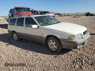 2000 Volvo V70 with VIN YV1LZ56D1Y2655112, listed as a Copart auction lot 79772224 with 256,697 mi miles and Clean Title. Bid and sale history available at carsss.com. Image 4.