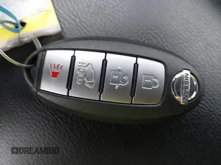 2015 Nissan Rogue SL z VIN 5N1AT2MV4FC811459, wystawiony jako IAAI lot #42061750 z przebiegiem 79 592 mil mil oraz . Historia ofert i sprzedaży dostępna na DreamBid. Obrazek 11.