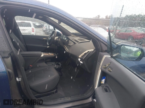 2023 BMW iX xDrive50 z VIN WB523CF08PCM23678, wystawiony jako IAAI lot #41930985 z przebiegiem 19 040 mil mil oraz . Historia ofert i sprzedaży dostępna na DreamBid. Obrazek 5.