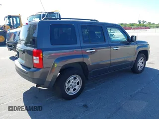 2014 Jeep Patriot Sport with VIN 1C4NJPBA5ED842849, listed as a IAAI auction lot 42530106 with 270,570 mi miles and . Bid and sale history available at DreamBid. Image 4.