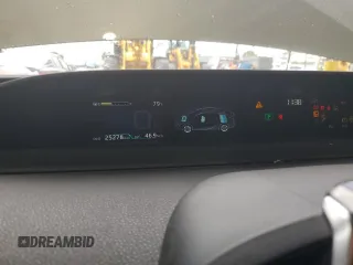 2020 Toyota Prius L Eco с VIN JTDKARFU2L3120017, выставлен на аукционе Copart как лот 64256835 с пробегом 25 278 миль миль и Списание • Salvage title. История ставок и продаж доступна на DreamBid. Изображение 9.