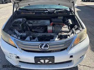 2010 Lexus HS 250h with VIN JTHBB1BA5A2016598, listed as a IAAI auction lot 41945811 with 252,782 mi miles. Bid and sale history available at carsss.com. Image 10.