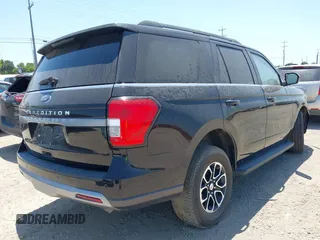 2024 Ford Expedition XLT with VIN 1FMJU1H8XREA41871, listed as a IAAI auction lot 42033644 with 44,450 mi miles. Bid and sale history available at carsss.com. Image 4.