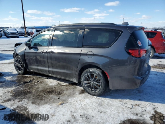 2020 Chrysler Pacifica Launch Edition z VIN 2C4RC3BG4LR270899, wystawiony jako Copart lot #45715205 z przebiegiem 71 409 mil mil oraz Nie do naprawy. Historia ofert i sprzedaży dostępna na DreamBid. Obrazek 2.