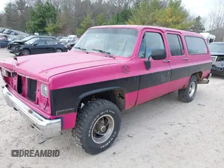 1981 Chevrolet Suburban z VIN 1G8EK16L5BF127764, wystawiony jako IAAI lot #42062572 z przebiegiem 83 014 mil mil oraz . Historia ofert i sprzedaży dostępna na DreamBid. Obrazek 2.