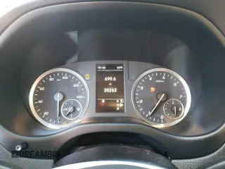 2020 Mercedes-Benz Metris with VIN W1WV0FEY7L3763633, listed as a Copart auction lot 82756324 with 35,263 mi miles and Salvage Title. Bid and sale history available at DreamBid. Image 9.