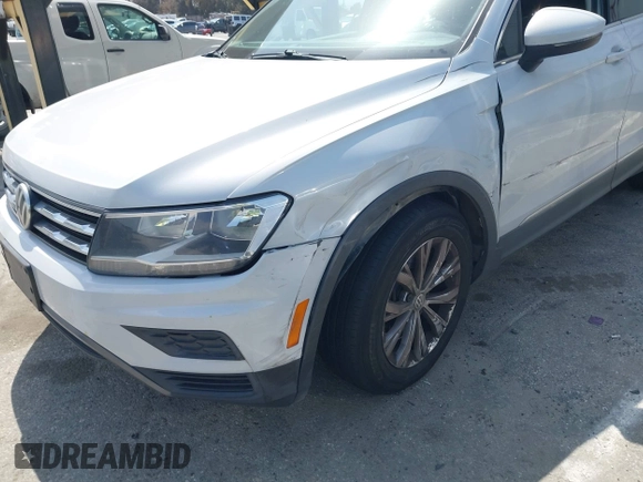 2018 Volkswagen Tiguan SEL with VIN 3VV2B7AX8JM105246, listed as a IAAI auction lot 41906838 with 110,749 mi miles and . Bid and sale history available at DreamBid. Image 6.
