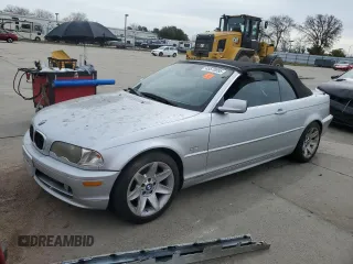 2003 BMW 3 Series 325Ci with VIN WBABS33433PG90518, listed as a Copart auction lot 45570895 with 142,398 mi miles and Salvage Title. Bid and sale history available at carsss.com. Image 1.