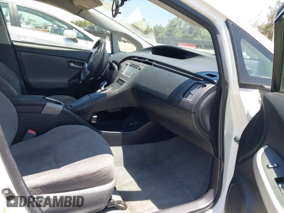 2015 Toyota Prius Four with VIN JTDKN3DU9F0475163, listed as a IAAI auction lot 42630828 with 158,095 mi miles and . Bid and sale history available at DreamBid. Image 5.