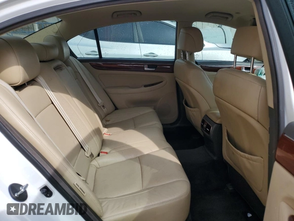 2013 Hyundai Genesis 3.8L with VIN KMHGC4DD0DU209260, listed as a Copart auction lot 71256394 with 0 mi miles and Non Repairable. Bid and sale history available at carsss.com. Image 10.