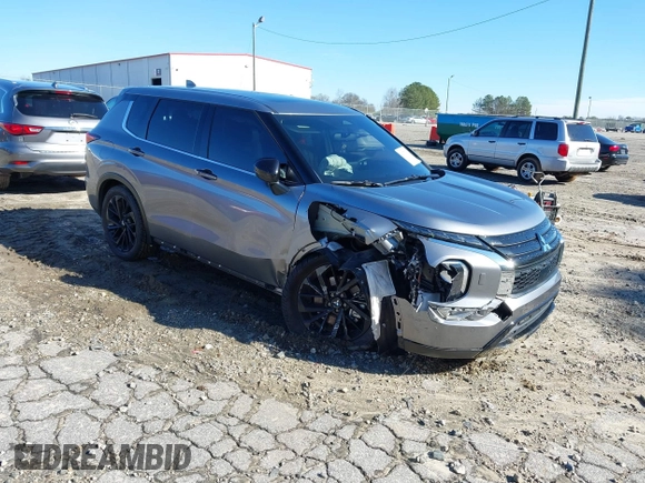 2022 Mitsubishi Outlander SE with VIN JA4J4UA86NZ070121, listed as a IAAI auction lot 41173193 with 39,541 mi miles. Bid and sale history available at carsss.com. Image 1.