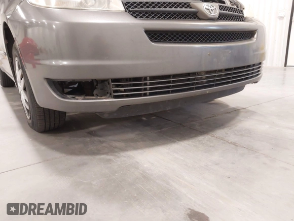 2005 Toyota Sienna CE with VIN 5TDZA23C15S290369, listed as a IAAI auction lot 42143101 with 248,825 mi miles. Bid and sale history available at carsss.com. Image 12.