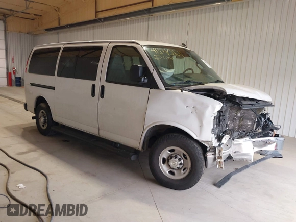 2019 Chevrolet Express Passenger LS with VIN 1GAWGEFG4K1200151, listed as a IAAI auction lot 41540721 with 111,873 mi miles and . Bid and sale history available at DreamBid. Image 1.