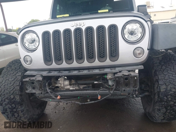 2018 Jeep Wrangler Unlimited Rubicon Recon с VIN 1C4BJWFG1JL851768, выставлен на аукционе IAAI как лот 41882130 с пробегом 42 714 миль миль и . История ставок и продаж доступна на DreamBid. Изображение 6.