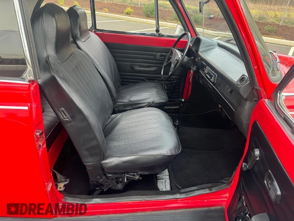 1975 Volkswagen Beetle with VIN 1552010655, listed as a Copart auction lot 52646675 with 57,107 mi miles and Clean Title. Bid and sale history available at DreamBid. Image 5.