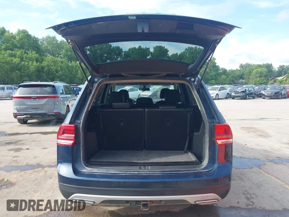 2020 Volkswagen Atlas SE with VIN 1V2LR2CA3LC504532, listed as a IAAI auction lot 42319148 with 113,745 mi miles and . Bid and sale history available at DreamBid. Image 17.