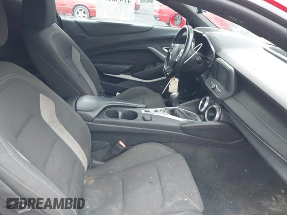 2017 Chevrolet Camaro 1LT z VIN 1G1FA1RX2H0119847, wystawiony jako IAAI lot #41936497 z przebiegiem 125 711 mil mil oraz . Historia ofert i sprzedaży dostępna na DreamBid. Obrazek 5.