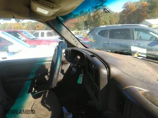 2003 Chevrolet Silverado 1500 Work Truck with VIN 1GCEC19X73Z189975, listed as a IAAI auction lot 40839326 with 264,500 mi miles. Bid and sale history available at carsss.com. Image 5.