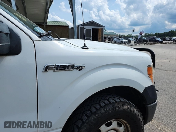 2013 Ford F-150 XL z VIN 1FTFX1EF3DKE62863, wystawiony jako IAAI lot #42561400 z przebiegiem 214 982 mil mil oraz . Historia ofert i sprzedaży dostępna na DreamBid. Obrazek 12.