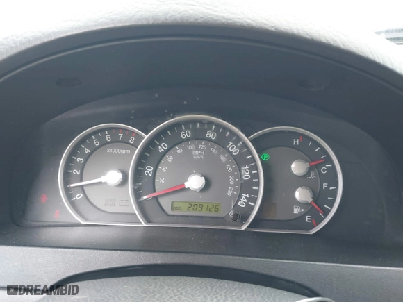 2007 Kia Sorento EX with VIN KNDJC736875707980, listed as a IAAI auction lot 42050535 with 209,126 mi miles. Bid and sale history available at carsss.com. Image 7.